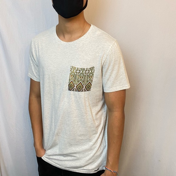On The Byas Pocket T-shirt - Picture 1 of 3